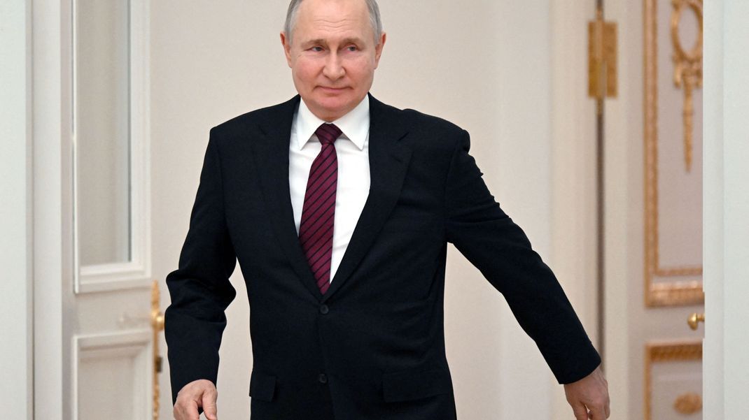 Zahlreiche Akteure in Wladimir Putins Dunstkreis wollen zufriedengestellt werden.