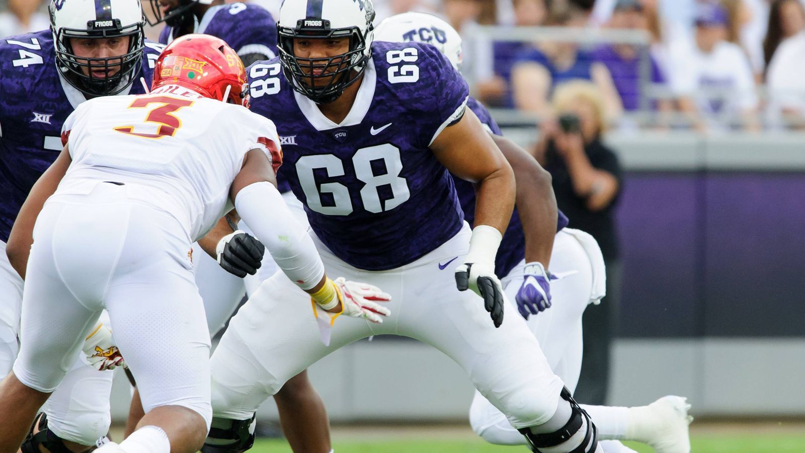 
                <strong>Tennessee Titans</strong><br>
                Anthony McKinney (Offensive Tackle)
              