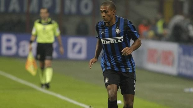 
                <strong>Joao-Miranda</strong><br>
                Joao Miranda - rechter Verteidiger: Neben dem Nachwuchs-Profi steht ein gestandener Alt-Star. Mit Atletico Madrid gewann Miranda die spanische Meisterschaft, den spanischen Pokal und die Europa League. Jetzt spielt der Brasilianer auf Leihbasis für Inter Mailand.
              