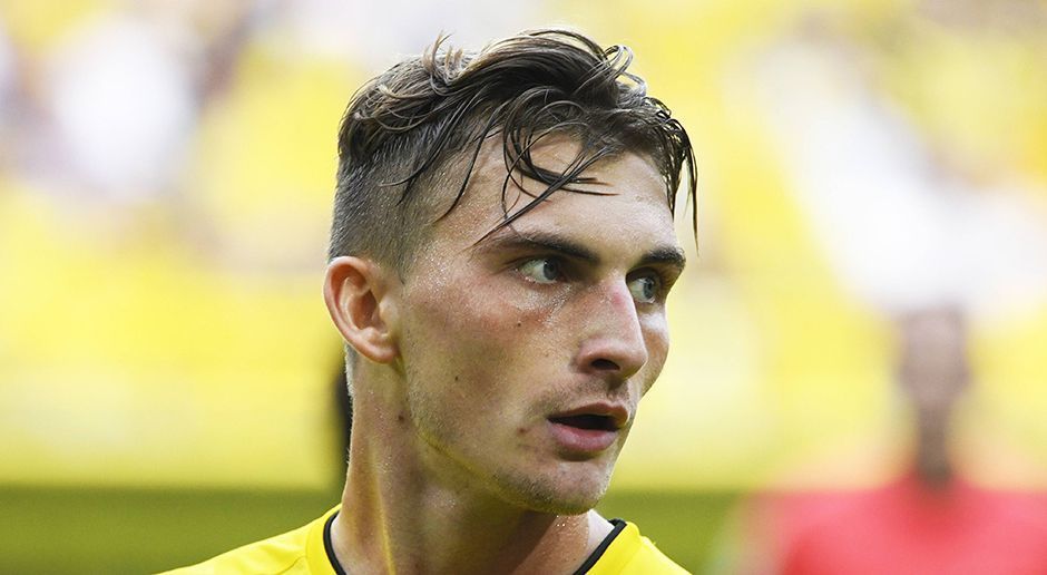 
                <strong>Maximilian Philipp (Borussia Dortmund)</strong><br>
                Der ehemalige Freiburger geht aggressiv in einige Zweikämpfe, das zeigt jedoch kaum Wirkung. Die Ansätze sind gut, die Ausführung ist ausbaufähig. ran-Note: 3.
              