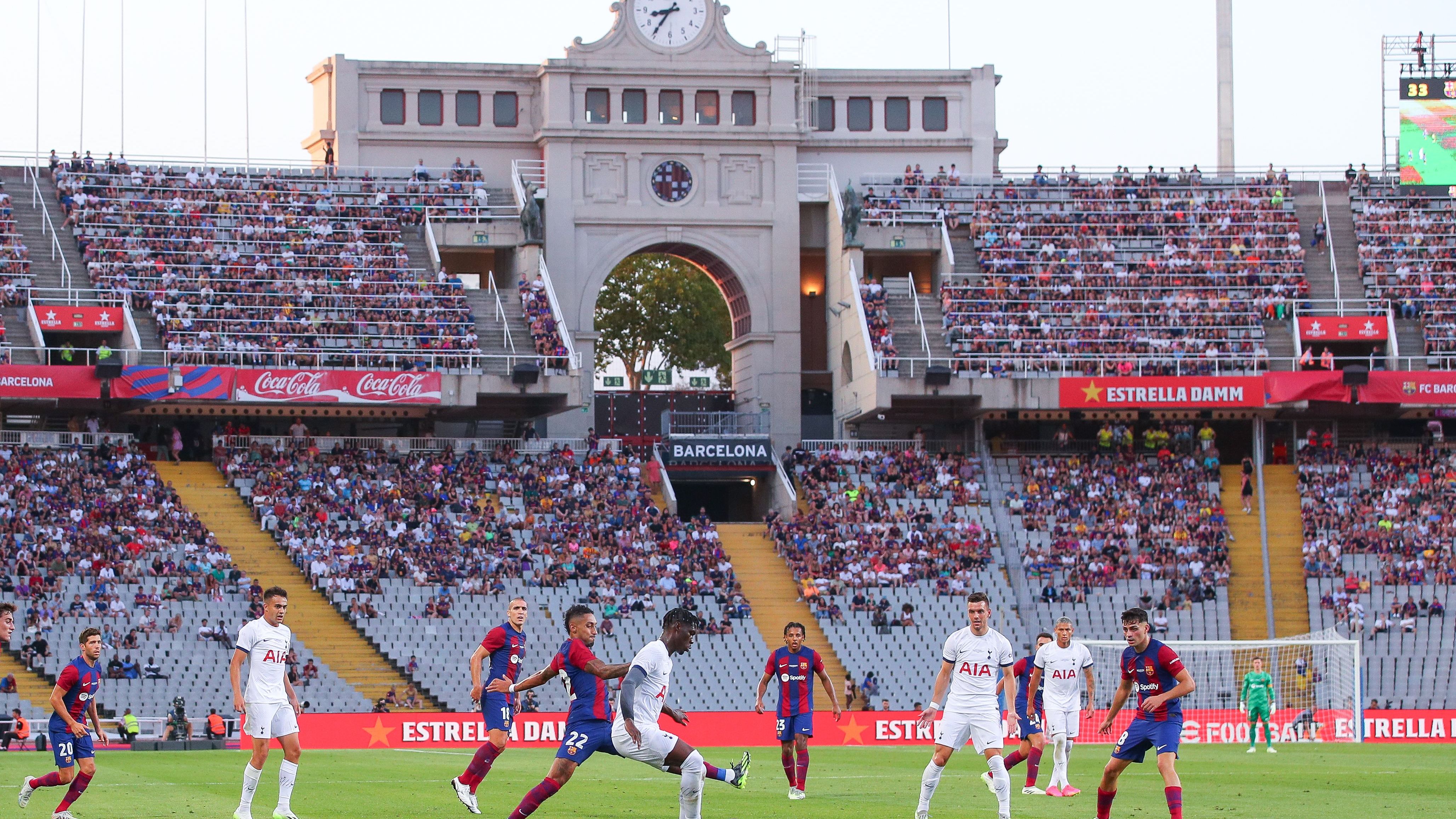 <strong>Estadi Olimpic (Barcelona)</strong><br>• Heimverein: keiner, in der Champions League: FC Barcelona<br>• Fassungsvermögen: 49.472 Plätze<br>• Eröffnet: 1929 (letzte Renovierung: 2010)