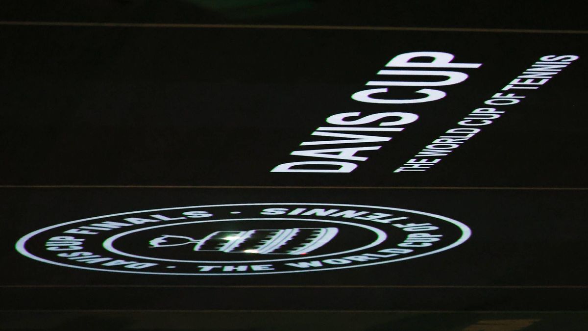 Davis Cup logo on tennis court during Davis Cup - Final Eight, International Tennis match in Bologna, Italy, November 20 2025 PUBLICATIONxNOTxINxITA Copyright: xRobertaxCorradin IPAxSportx xipa-age...