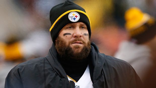 
                <strong>Ben Roethlisberger (Pittsburgh Steelers)</strong><br>
                Platz 7: "Big" Ben Roethlisberger (34) verdient 2016 beachtliche 21,85 Millionen Dollar bei den Pittsburgh Steelers. Sein Vier-Jahres-Vertrag aus dem vergangenen Jahr sieht eine Zahlung von 87,4 Millionen vor. Darunter auch ein Signing Bonus von 31 Millionen.
              