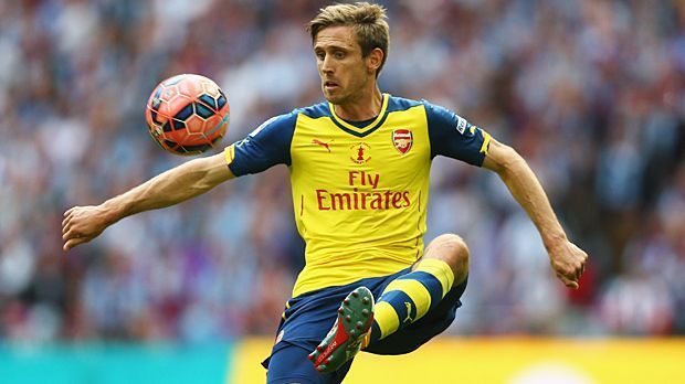 
                <strong>Nacho Monreal</strong><br>
                Auch auf links verteidigt ein Gunner. Nacho Monreal beackert die linke Außenbahn in Cazorlas Traumelf. Auch das ist wenig verwunderlich, schließlich spielen Cazorla und Monreal nicht nur bei Arsenal, sondern auch in der spanischen Nationalmannschaft gemeinsam.
              