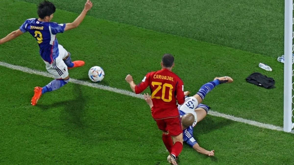Diskussionen: War der Ball vor dem Treffer im Aus?