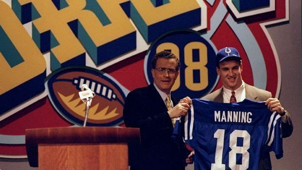 <strong>1. Peyton Manning, QB (1998, Indianapolis Colts)</strong><br>Eine Legende der NFL, der zahlreiche Rekorde hält und zwei Super Bowls gewonnen hat.