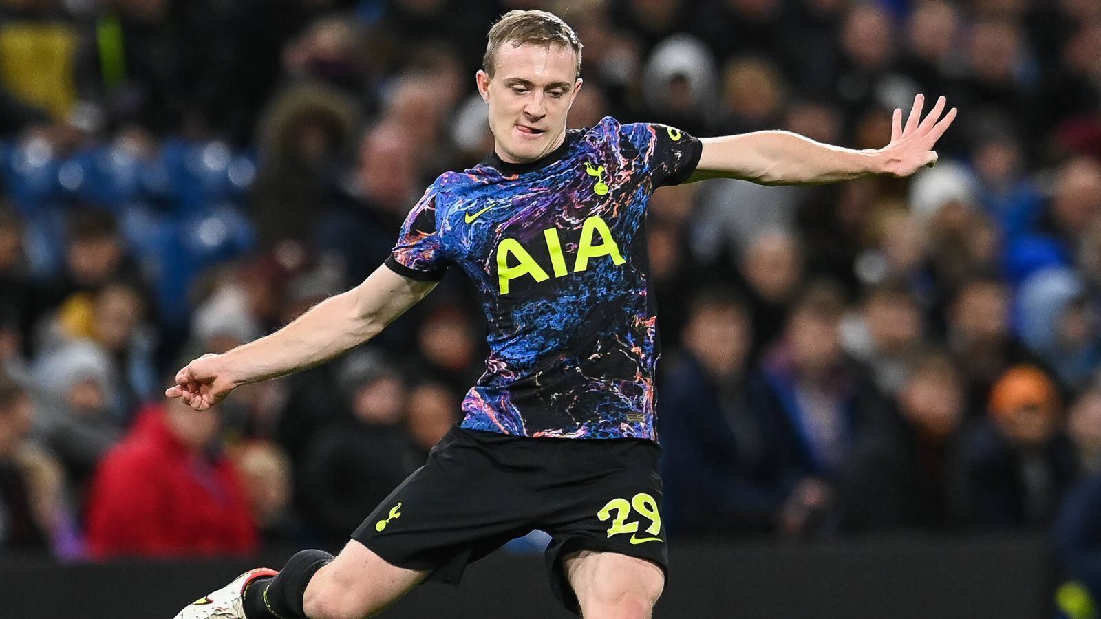 
                <strong>Tottenham Hotspur</strong><br>
                Geringstes Gehalt: Oliver Skipp - Wochengehalt: 28.600 Euro - Position: Defensiver Mittelfeldspieler - Vertrag bis: 2024
              