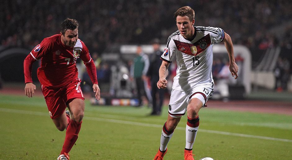 
                <strong>Erik Durm</strong><br>
                6. Erik Durm (Borussia Dortmund), 6 Prozent: Ein weiterer Dortmunder, der es den ran-Usern angetan hat. Erik Durm könnte die schwach besetzte rechte Abwehrseite der Nationalmannschaft verstärken.
              