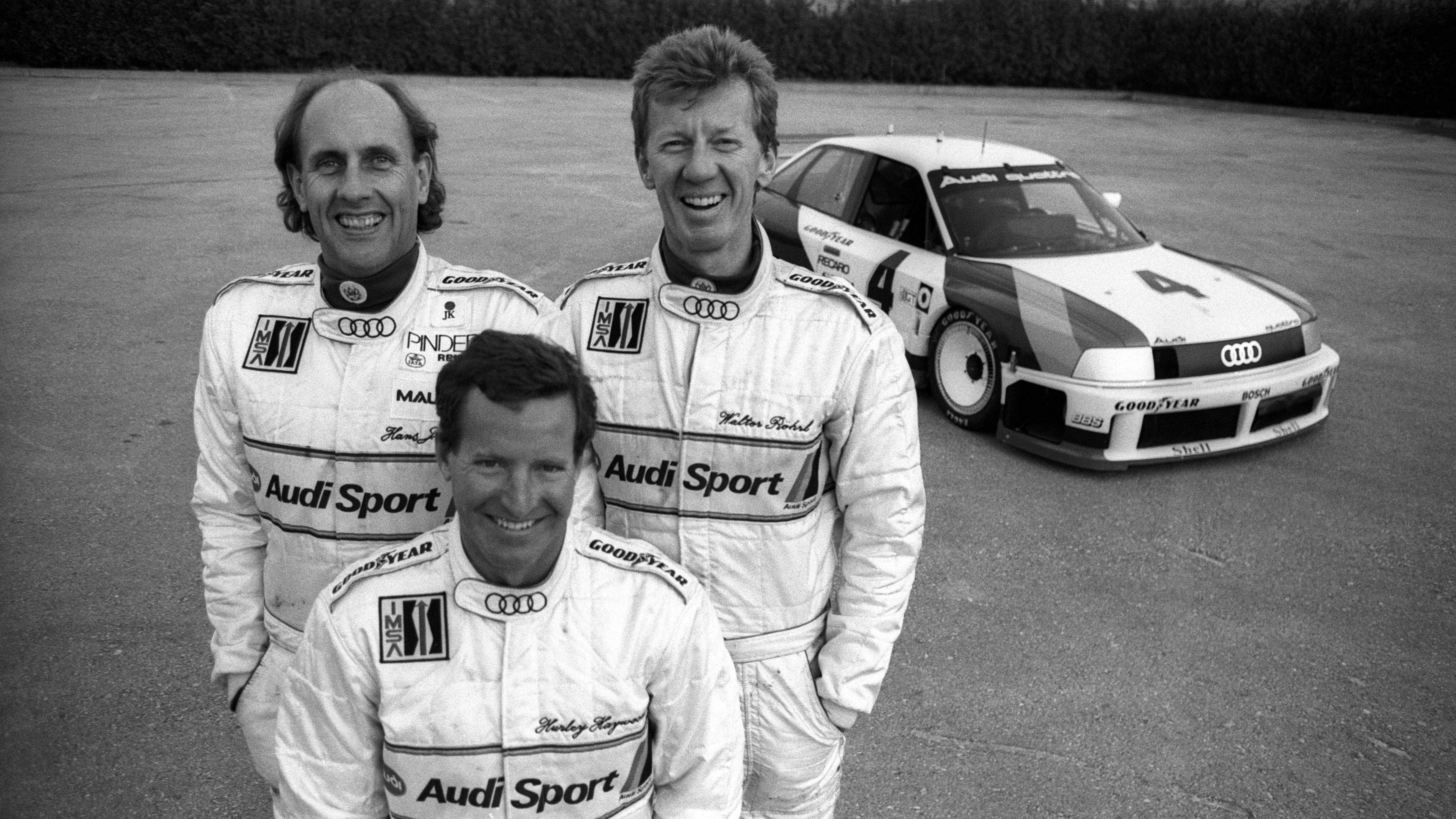 <strong>1990: Hans-Joachim Stuck (links)</strong><br>Der Deutsche gewann die DTM 1990 in seinem Audi V8 quattro