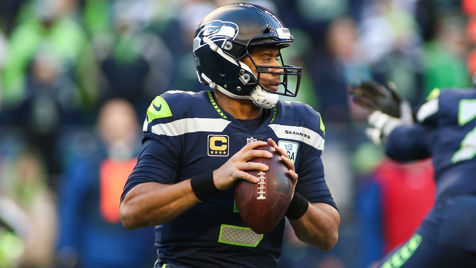 
                <strong>Platz 25: Russell Wilson</strong><br>
                Position: QuarterbackTeam: Seattle SeahawksPlatzierung im Vorjahr: 11
              