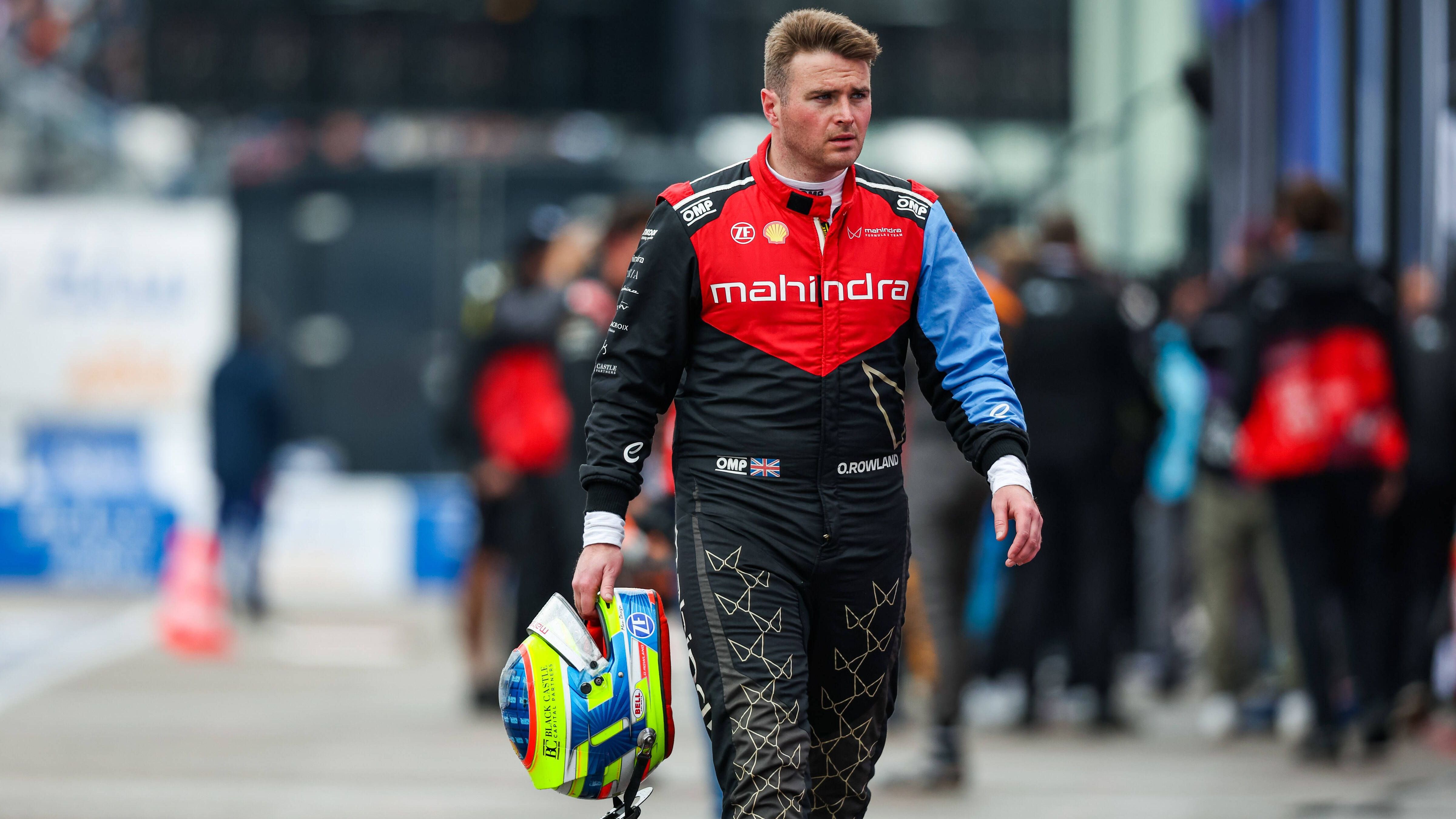 <strong>Oliver Rowland (Nissan)</strong><br>Nach seiner Auszeit kehrt Oliver Rowland in die Formel E zurück und wird 2024 bei seinem alten Team Nissan fahren. Der Brite folgt auf Norman Nato. Rowland hatte die Saison nach dem Rennen in Monaco vorzeitig abgebrochen, da er zu große Differenzen mit dem Mahindra-Team hatte.