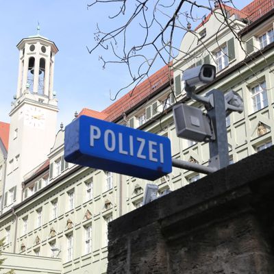 Das Polizeipräsidium in München: Aktuell ermitteln die Beamt:innen Hinweise zum Verschwinden der 13-Jährigen.