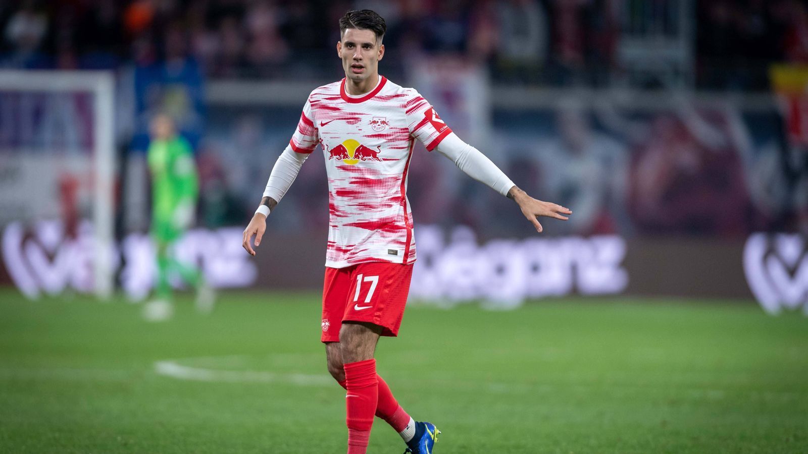 
                <strong>Mittelfeld: Dominik Szoboszlai (104 Punkte)</strong><br>
                Szoboszlai fiel das erste halbe Jahr bei RB Leipzig mit Schambeinproblemen aus. Mittlerweile kann er spielen - und ist neben Nkunku einer der produktiveren Bullen. So konnte Szoboszlai in zehn Spielen drei Tore erzielen und drei Torvorlagen verteilen.
              