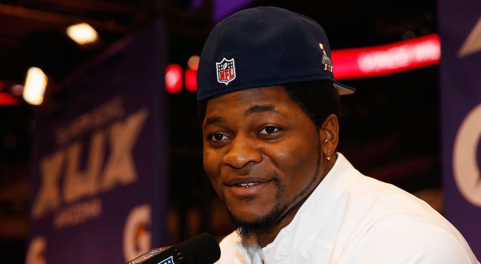 
                <strong>Verlierer: Jamie Collins</strong><br>
                Es hätte so eine gute Saison werden können für Linebacker Jamie Collins - wäre er mal bei den New England Patriots geblieben. Aber die Patriots verschachern den 27-Jährigen für ein Drittrunden-Draftpick Ende Oktober an die Cleveland Browns. Also zu jener Franchise, die die Spielzeit auf dem letzten Platz beendet. Auslöser für den Trade sind Medienberichten zufolge überzogene Gehaltsforderungen. Von einem Super-Bowl-Gewinner zum schlechtesten Team der Liga ... Noch Fragen?
              