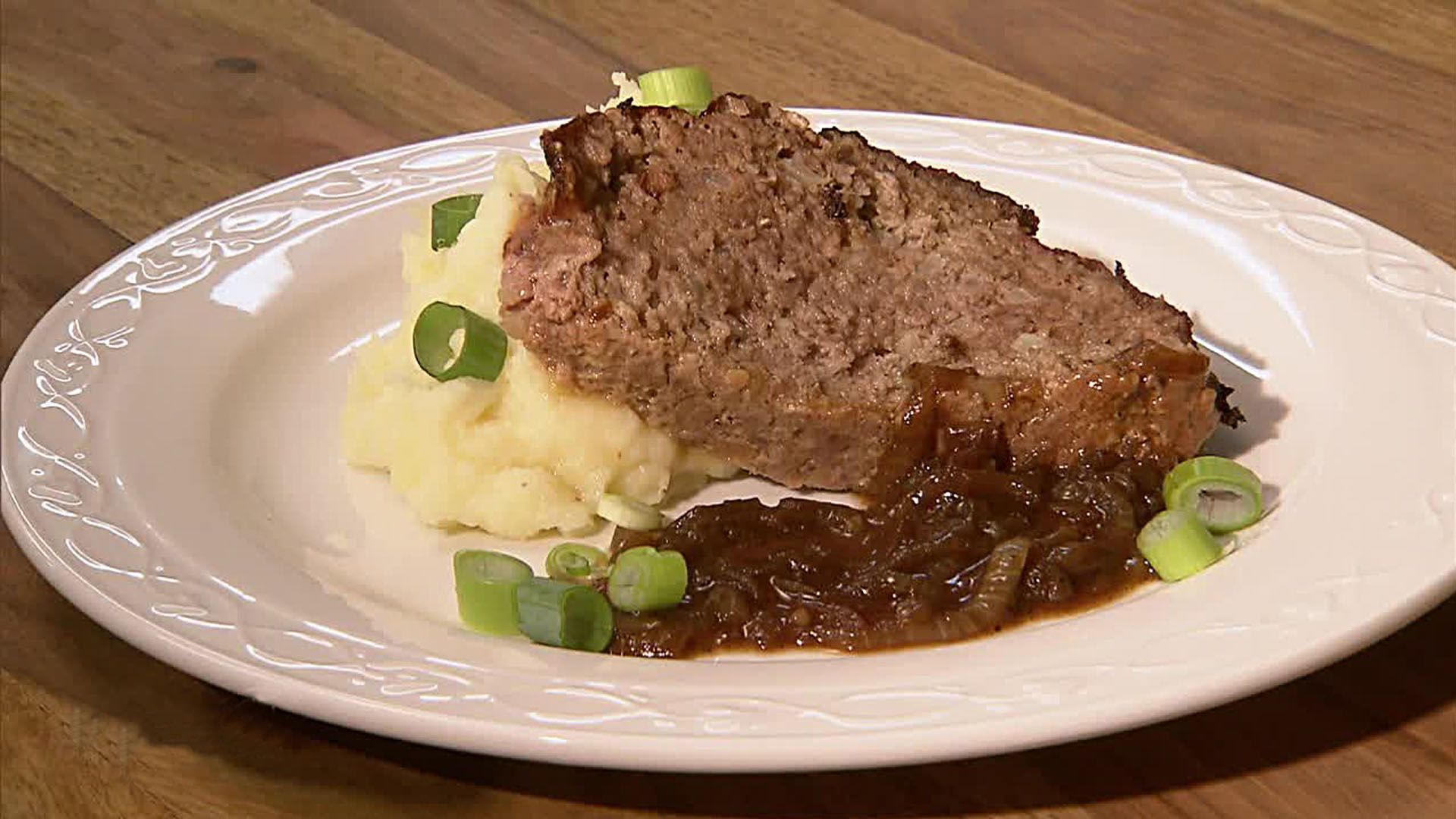 Hackbraten mit Zwiebelsauce