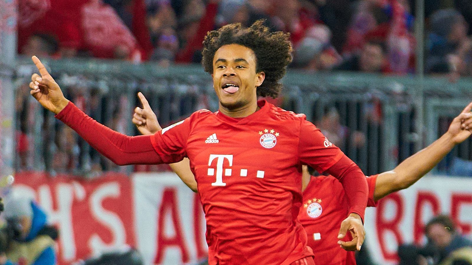 
                <strong>16. Spieltag: Bayerns Super-Joker</strong><br>
                Im Grunde sind es zwei Momente. Für den ersten sorgt Youngster Joshua Zirkzee am 16. Spieltag, als er nach 104 Sekunden die Bayern beim SC Freiburg in der Nachspielzeit auf die Siegerstraße bringt. Wenige Tage später gelingt ihm das gleiche Kunststück noch einmal, gegen Wolfsburg benötigt er 150 Sekunden.
              