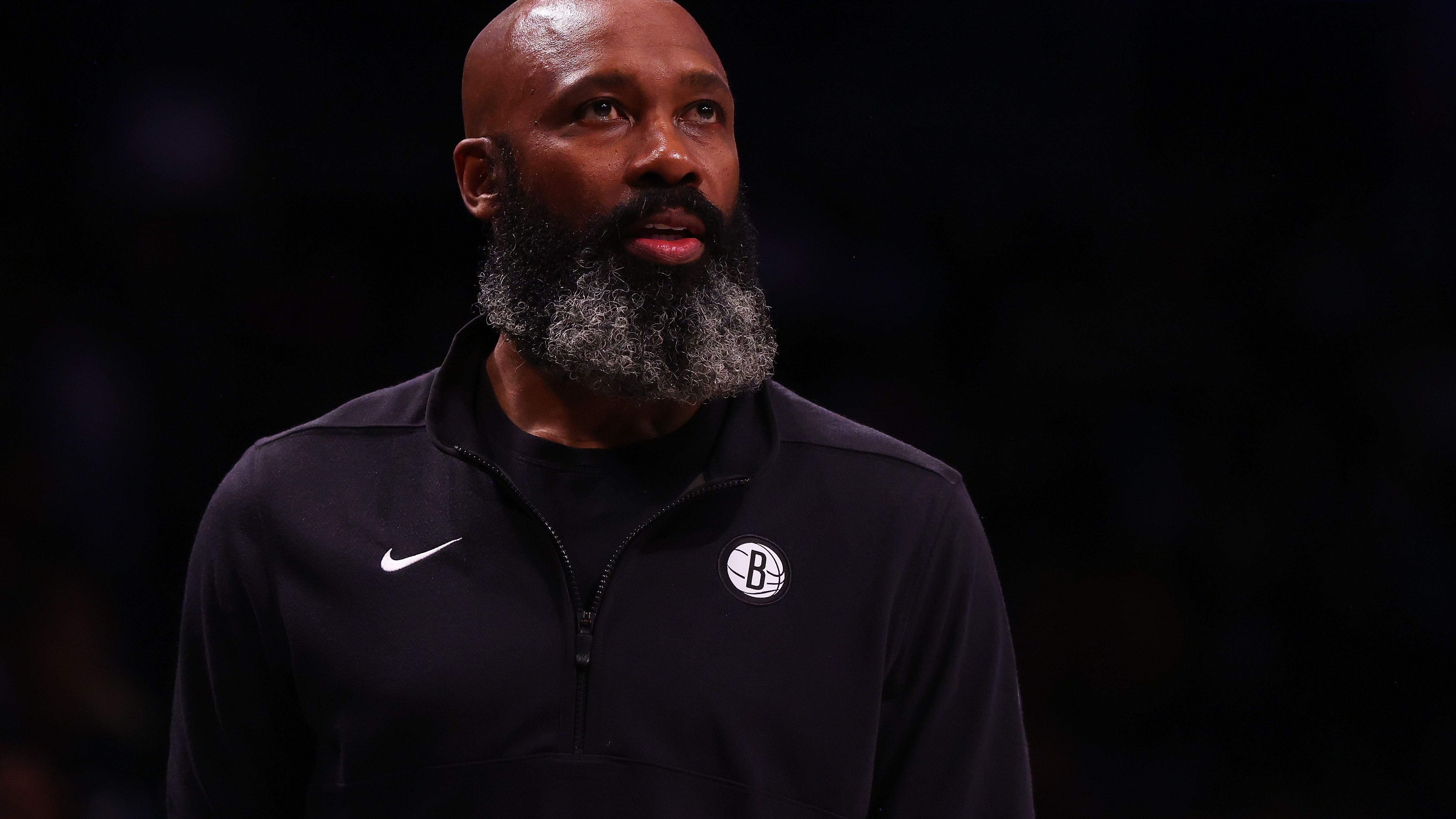 <strong>19. Brooklyn Nets (zuvor Rang 22) </strong><br>3:1! Gute Woche für die Nets. Heimsiege gegen die Heat, Bulls und Raptors. Dann aber komplett unnötig die Niederlage bei Ball-losen Hornets. Gut zu sehen: Cam Thomas ist zurück und trifft. Was auch sonst. 26 Zähler in Charlotte. Brooklyn nimmt viele Dreier (39,4), trifft aber auch sehr stark (38,9 Prozent). Nur OKC ist hier besser.