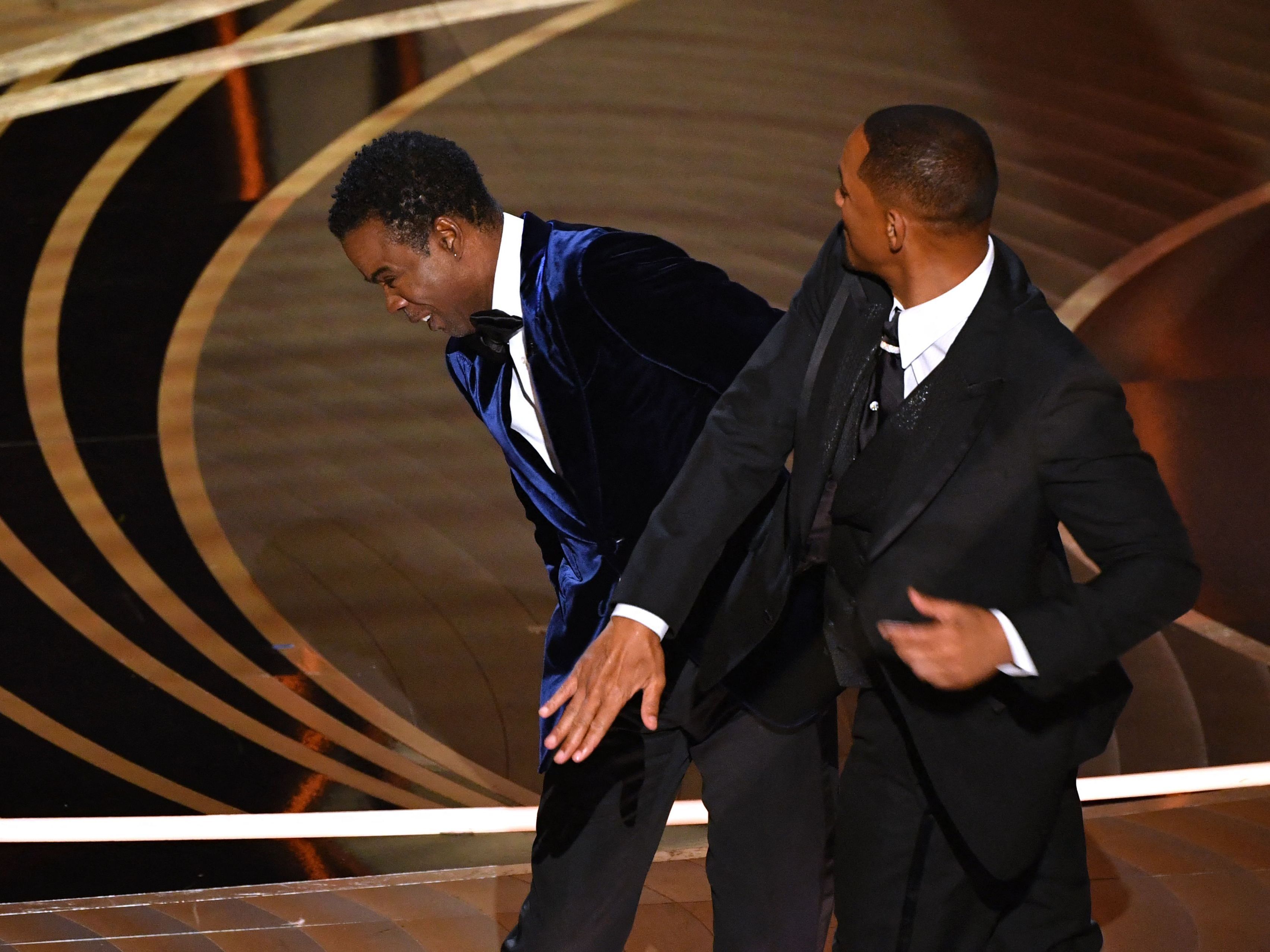 28. März: Will Smith schlägt Chris Rock auf der Bühne bei den Oscarverleihung ins Gesicht. Der Comedian hatte einen Witz über die Ehefrau des Schauspielers, Jada Pinkett Smith, gemacht.  