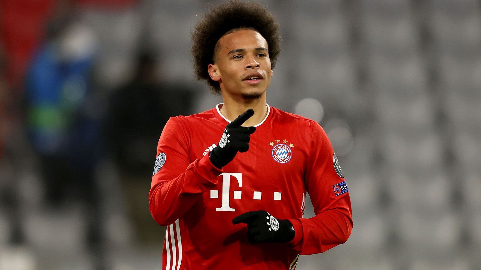 
                <strong>Leroy Sane</strong><br>
                Erst nach einer Stunde gefragt, als Gnabry in den Feierabend gehen darf. Dann ist er aber sofort auf Betriebstemperatur und markiert das 3:0. Auf Licht folgt Schatten: Vor dem 3:0 gibt Sane die Kugel am eigenen Strafraum zu schnell her. ran-Note: 3
              