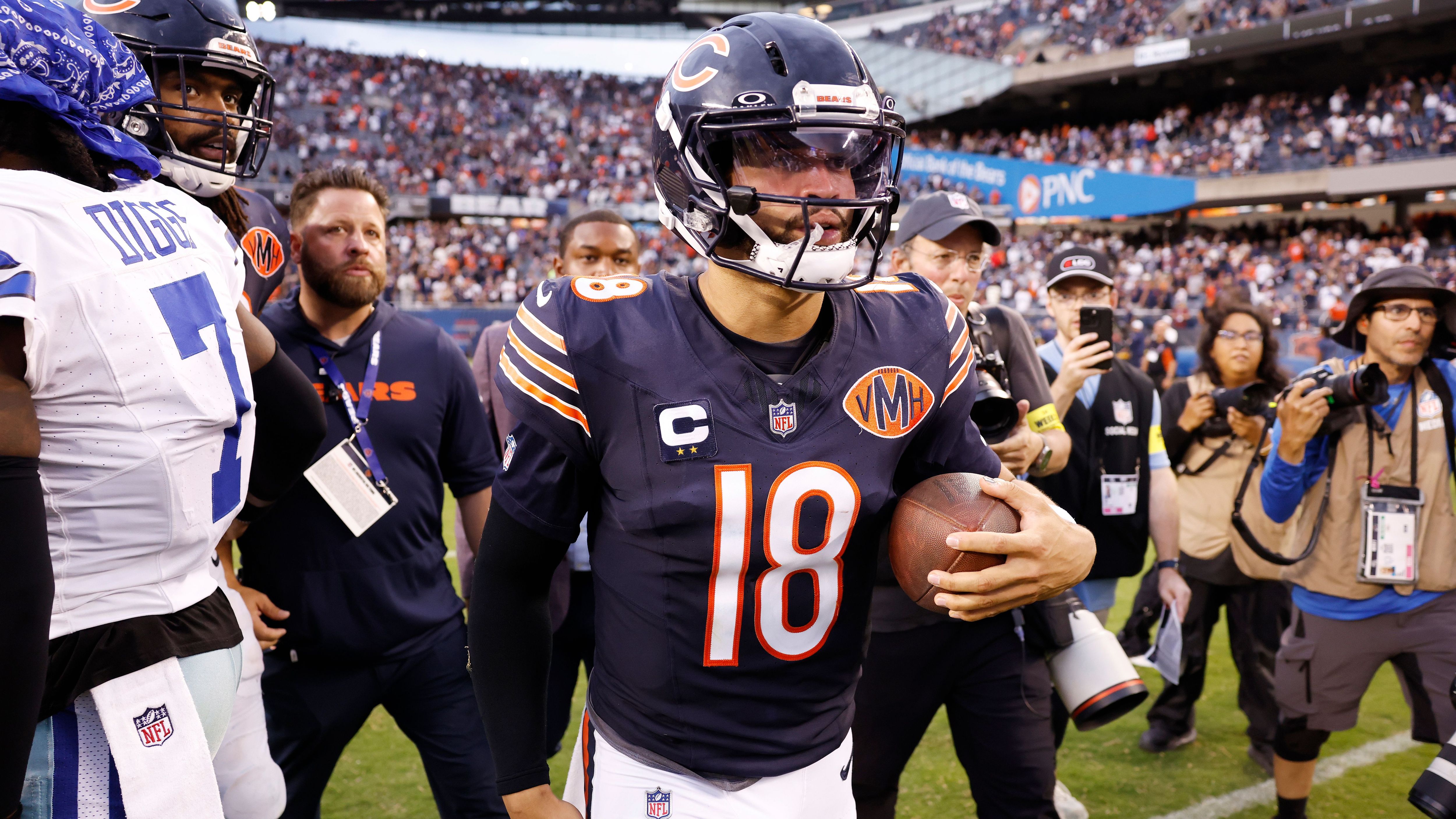 <strong>NFC Offense: Caleb Williams (QB, Chicago Bears)</strong><br>19/28 Pässe, 298 Yards, 4 Touchdowns (Career-High eingestellt)
