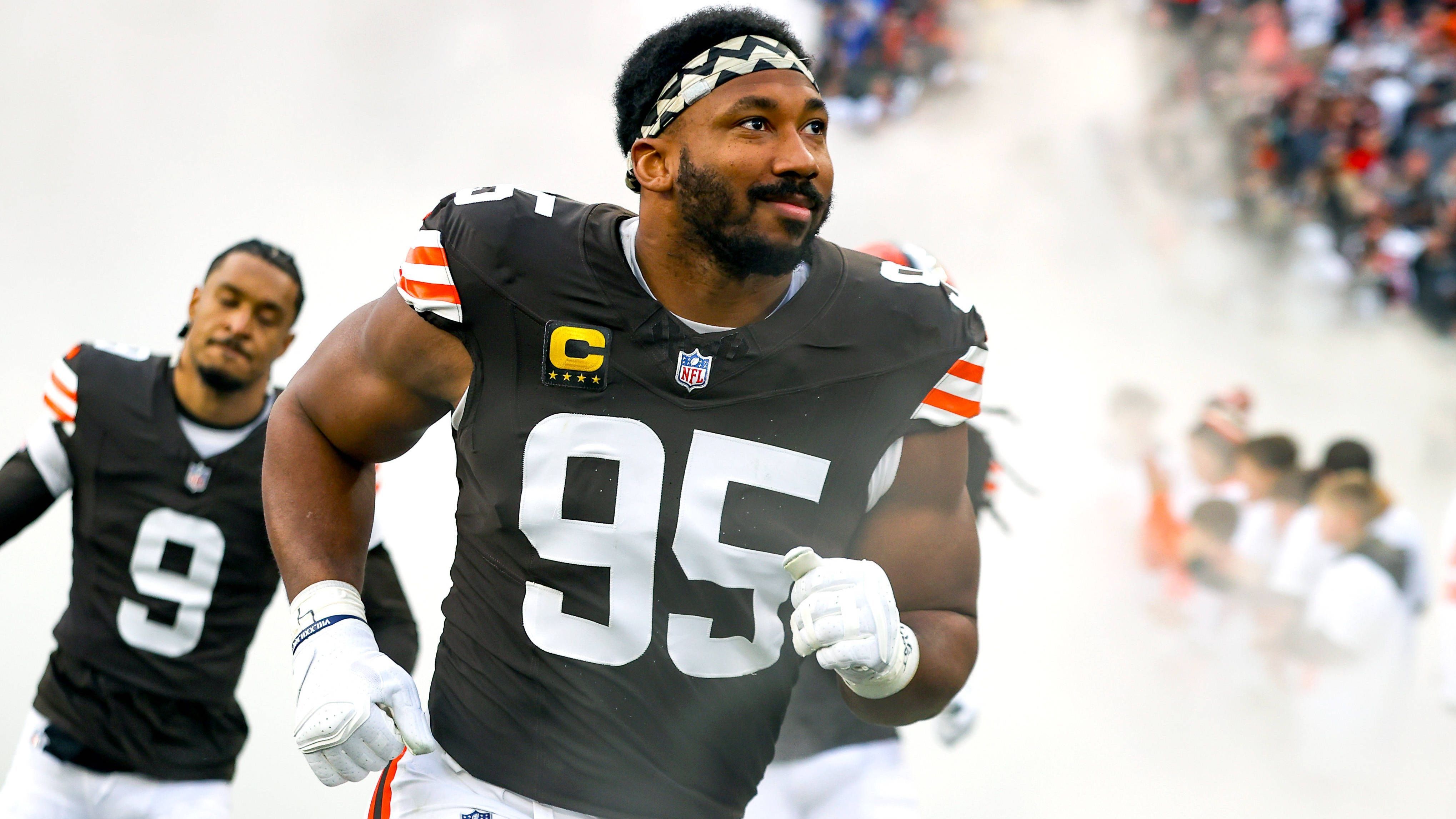 <strong>Cleveland Browns</strong><br>- QB Kenny Pickett<br>- OT Cornelius Lucas<br>- Edge Myles Garrett (4 Jahre, 160 Millionen US-Dollar, im Bild)<br>- Edge Joe Tryon-Shoyinka (1 Jahr, 4,75 Millionen US-Dollar)<br>- DT Maliek Collins (2 Jahre, 20 Millionen US-Dollar)<br>- LB Devin Bush