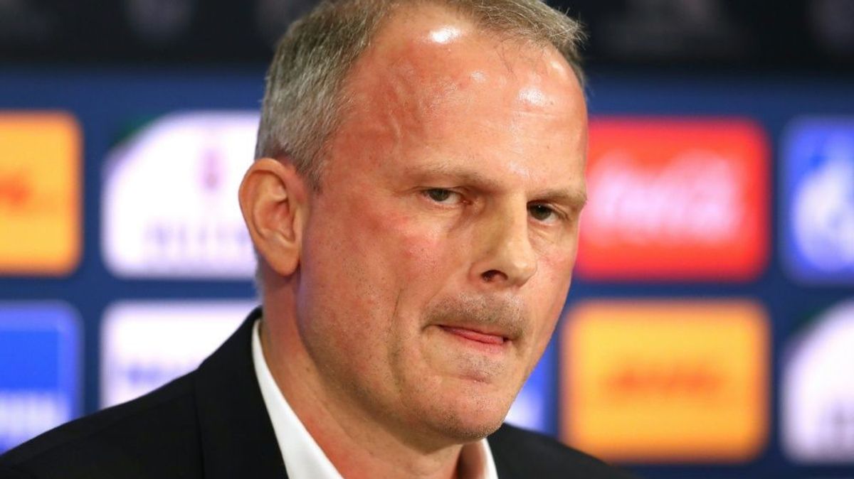 Schalkes Sportvorstand Jochen Schneider schlägt Alarm