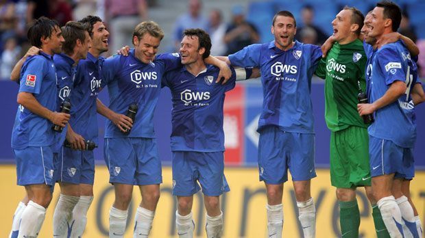 
                <strong>VfL Bochum 2006/2007</strong><br>
                2006/2007 - VfL Bochum: Der Revier-Klub startet katastrophal mit nur einem Punkt aus vier Spielen. Was anschließend passiert, ist jedoch einmalig in den vergangenen zehn Jahren Bundesliga. Das Team von Marcel Koller beendet die Saison sensationell mit 45 Punkten auf Platz acht. So viele Punkte holt kein anderes Schlusslicht nach dem vierten Spieltag seit 2005.
              