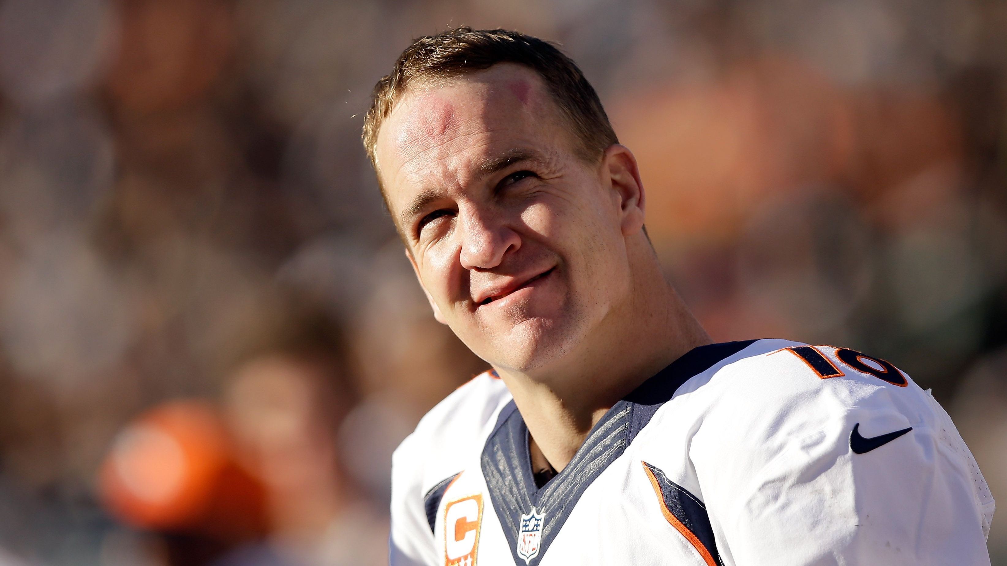 <strong>2013: Peyton Manning</strong><br>Team: Denver Broncos<br>Position: Quarterback