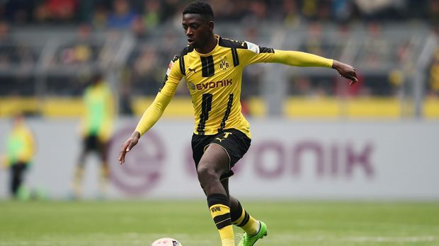 
                <strong>Mittelfeld - Ousmane Dembele (Borussia Dortmund)</strong><br>
                Der jungen Dortmunder hat in den letzten zwei Jahren einen kometenhaften Aufstieg hinter sich gebracht. Zunächst setzte er sich - nachdem ein Wechsel nach Salzburg scheiterte - in der Saison 2015/16 bei Stade Rennes ganz stark in Szene. Nun rockt der Franzose Dembele seit fast einem Jahr die Bundesliga und half dem BVB ins Pokalfinale zu kommen. BVB-Boss Hans-Joachim Watzke lobte zuletzt "diese Leichtigkeit. Wenn du die nicht hast, kannst du nicht mit 19 Jahren vor 81.000 Zuschauern solche Leistungen abrufen." Und genau diese Topleistungen zeigt Dembele wöchentlich, was in diesem Alter ungewöhlich, aber umso überragender ist.
              