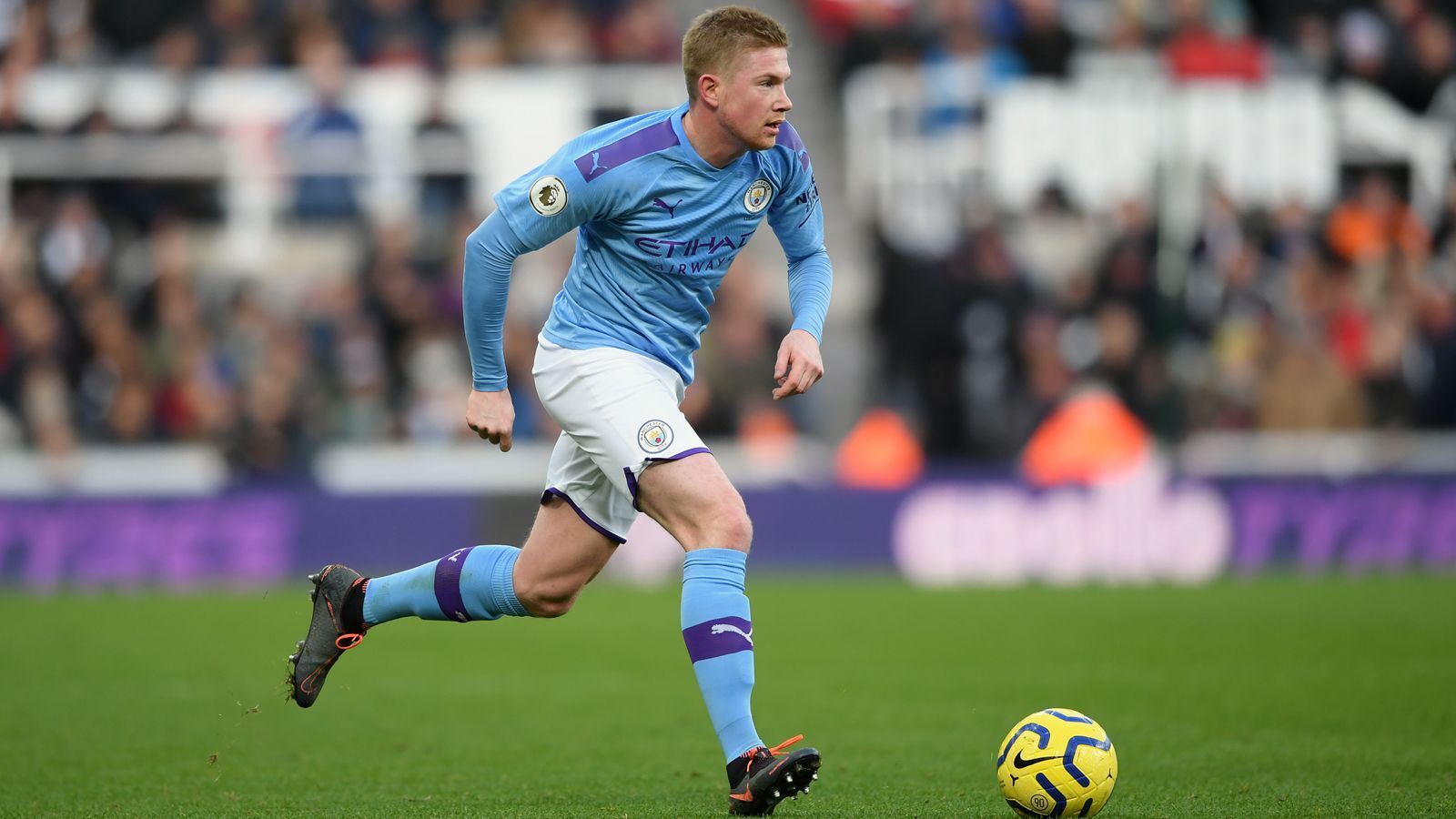 
                <strong>Mittelfeld - Kevin De Bruyne</strong><br>
                Vereine in der Premier League: Manchester City, FC Chelsea (2012 bis heute)Spiele in der Premier League (Tore): 136 (29)Meistertitel in der Premier League: 2
              