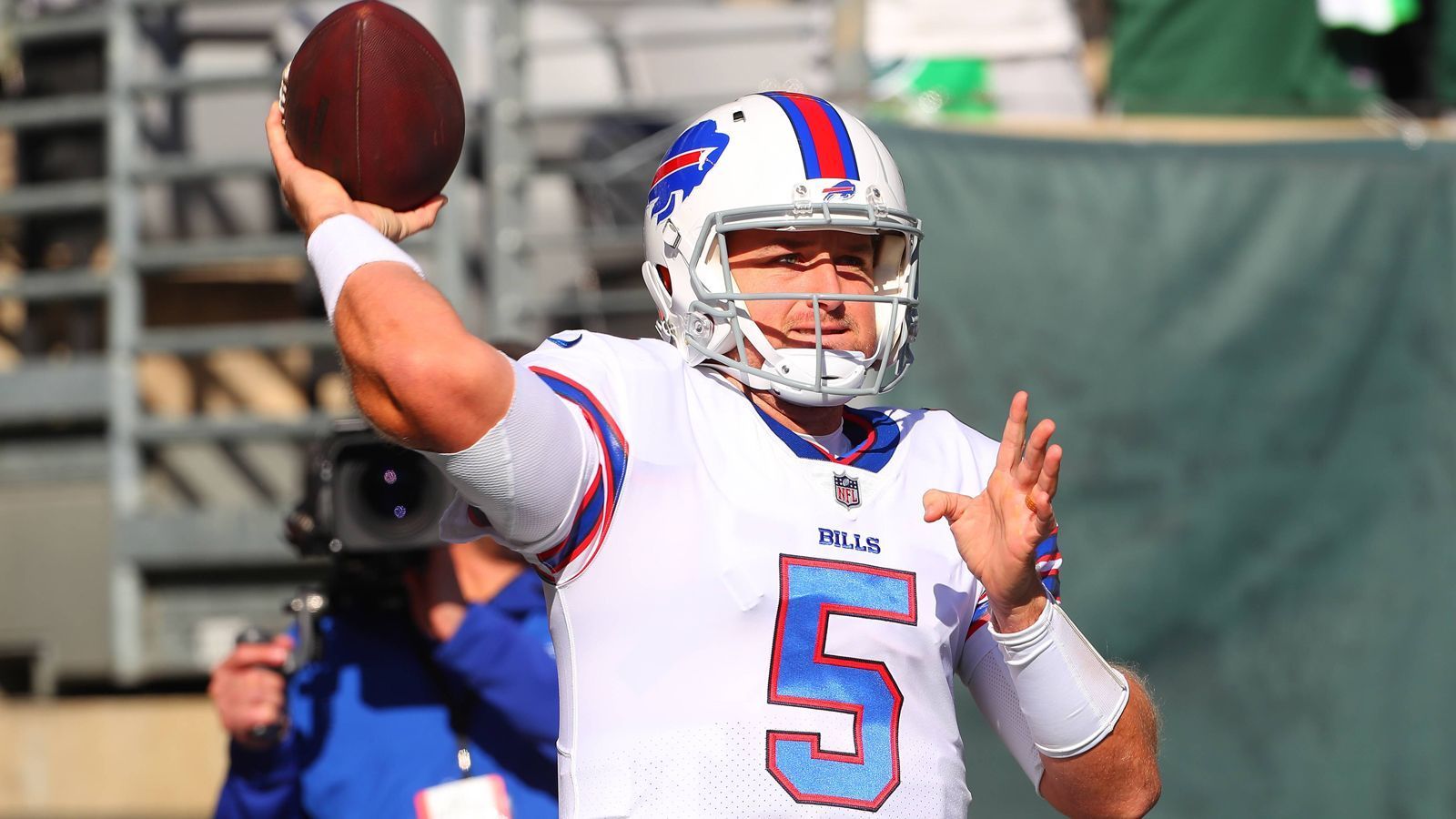 
                <strong>Platz 15: Matt Barkley (Buffalo Bills)</strong><br>
                Jahresgehalt: 1.537.500 Dollar
              