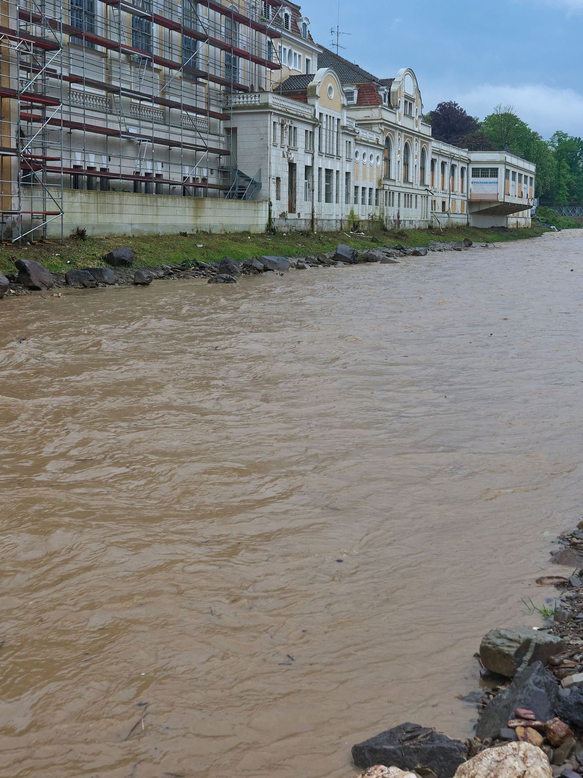 Schwere Unwetter haben im Kreis Ahrweiler böse Erinnerungen an die Flutkatastrophe von 2021 geweckt. 