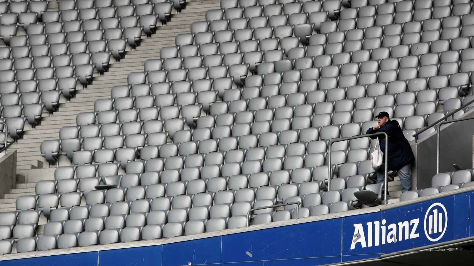 
                <strong>So könnte ein Stadionbesuch in der neuen Saison aussehen</strong><br>
                Der deutsche Fußball arbeitet fieberhaft an der Rückkehr der Fans, die DFL hat den Klubs dafür nun einen Leitfaden an die Hand gegeben. ran.de präsentiert einen möglichen Plan, wie der Stadionbesuch in Coronazeiten aussehen könnte.
              