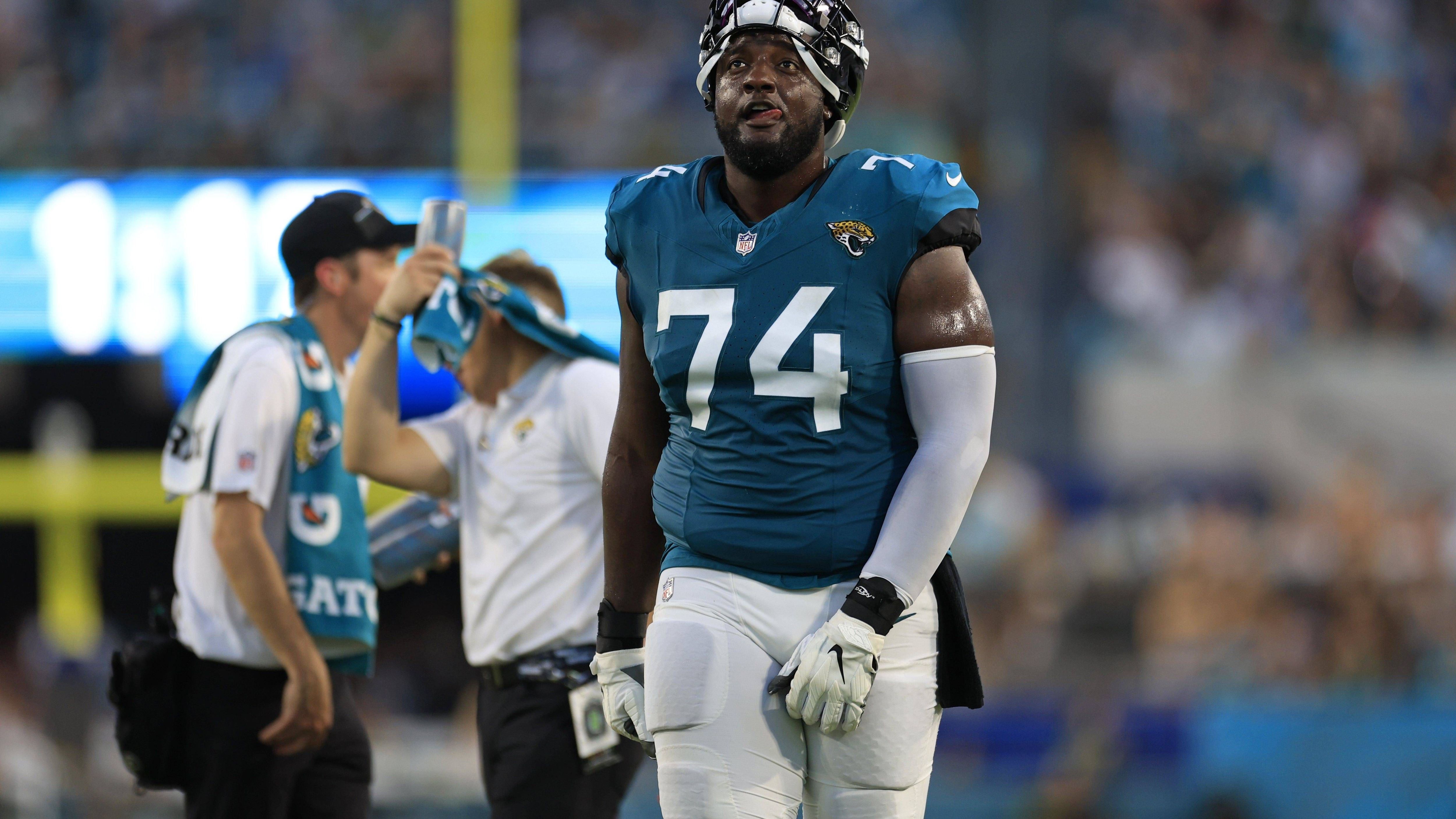 <strong>Jacksonville Jaguars: Schwächen</strong><br>Sollte einer der beiden Starter Probleme haben, könnte Routinier Cam Robinson einspringen, der die ersten vier Partien wegen einer Sperre aussetzen muss. Die Secondary lässt - abseits von Tyson Campbell - einen klaren Unterschiedsspieler vermissen.