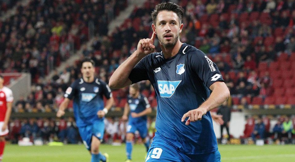 
                <strong>Mark Uth (1899 Hoffenheim)</strong><br>
                Bekommt die "Wild Card" des Kaders. Uth ist zusammen mit Werner der konstanteste deutsche Stürmer der letzten Jahre und konnte in dieser Saison internationale Luft schnuppern. Als dritter Stürmer im Kader ist er außerdem ein dritter Stürmertyp, mit dem Löw auf verschiedenste Szenarien reagieren kann. Damit ersetzt er den verletzten Stindl.
              