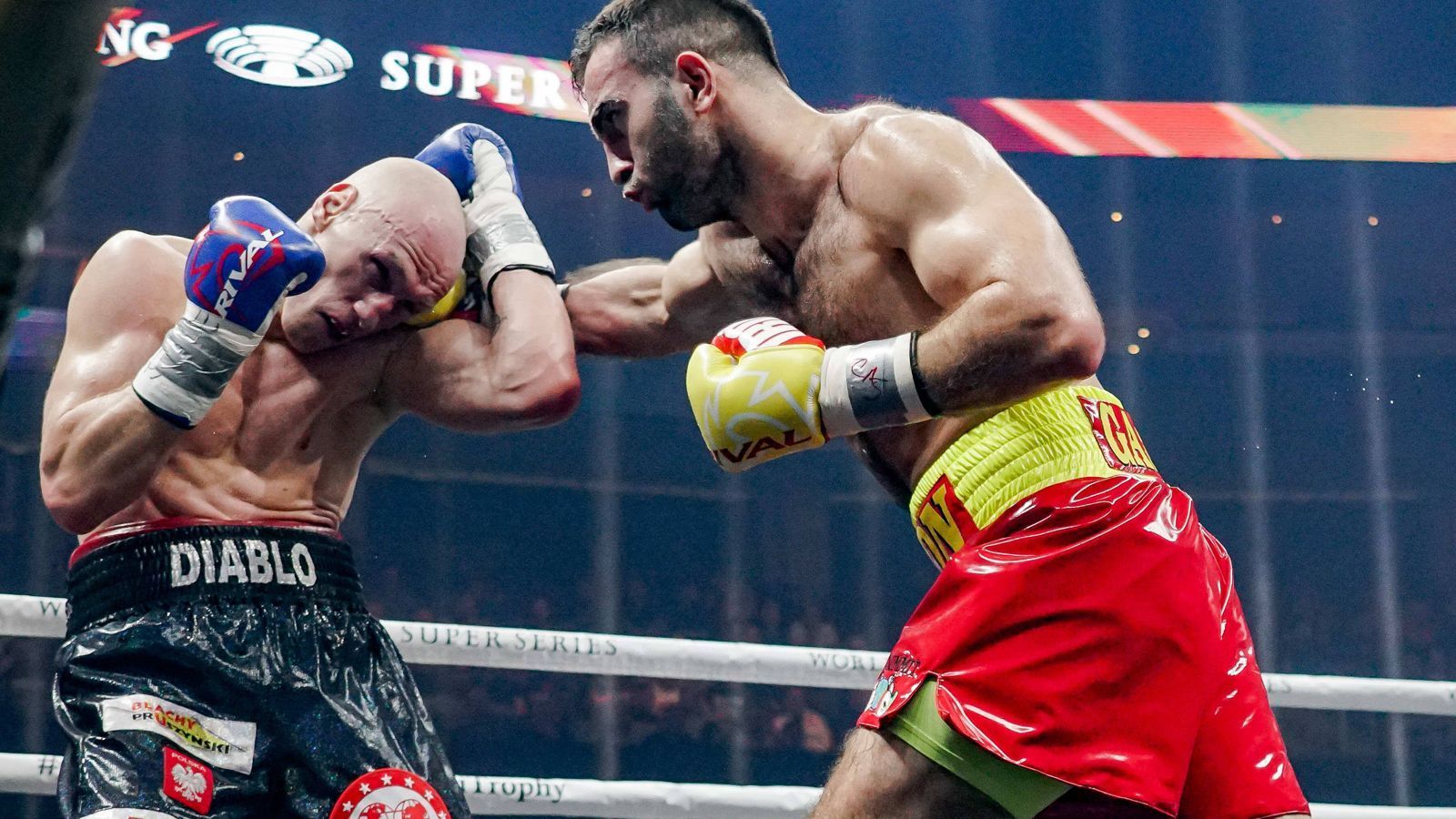 
                <strong>Murat Gassiev: "Iron" mischt das Cruisergewicht auf</strong><br>
                Im Viertelfinale der Muhammad Ali Trophy im letzten Oktober musste in dem Polen Krzysztof Wlodarczyk ein weiterer ehemaliger Titelträger dran glauben.
              