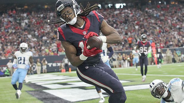 
                <strong>DeAndre Hopkins, Houston Texans</strong><br>
                Wide Receiver: DeAndre Hopkins, Houston Texans. Mit 23 Jahren legte Hopkins in einem nicht gerade starken Offense-Team folgende Zahlen hin: 1.521 Receiving Yards (die drittmeisten der Saison), 111 Catches und elf Touchdowns.  
              