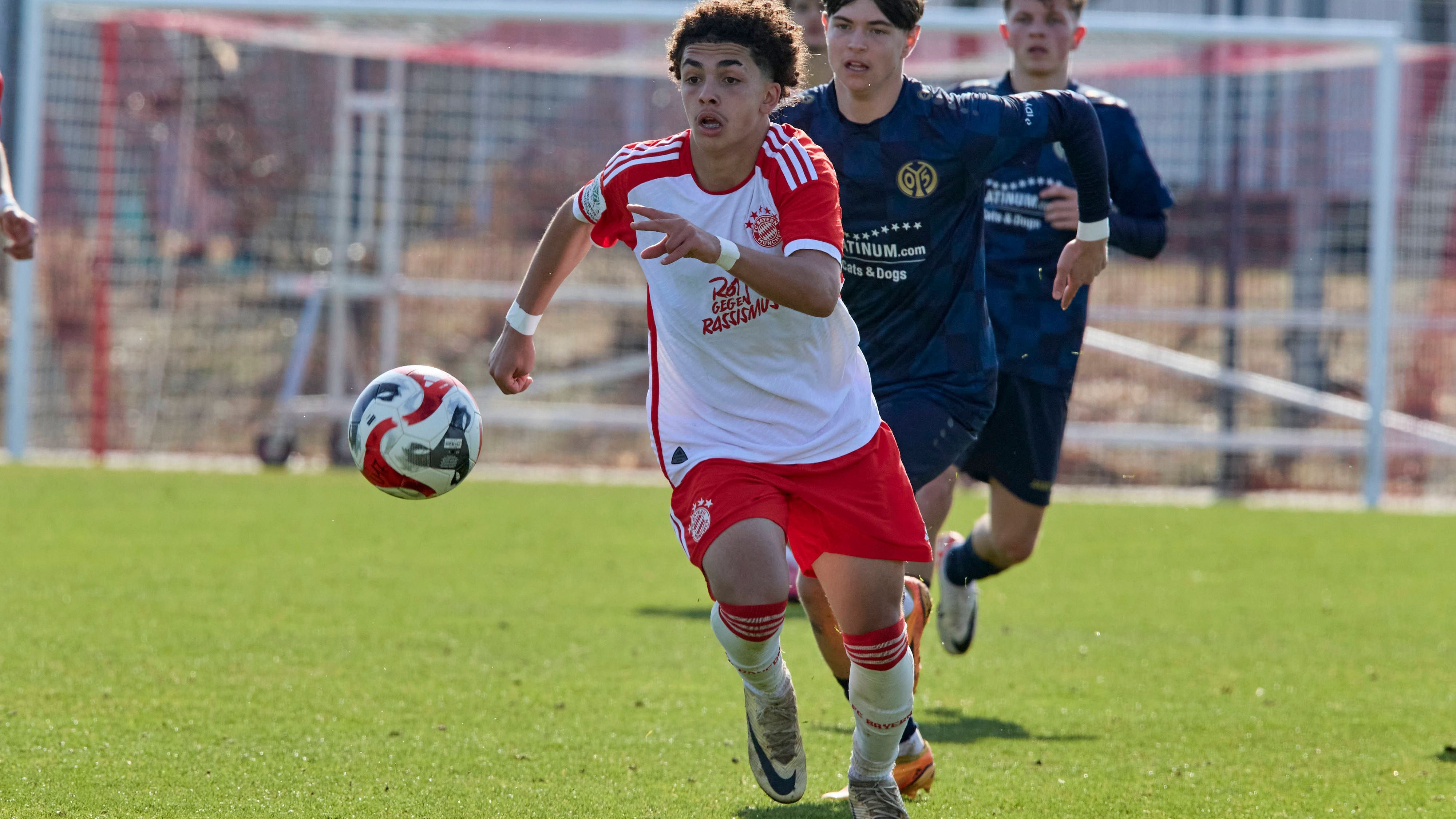 <strong>Jussef Nasrawe</strong><br>Der 17-jährige Offensivmann ist eher einer für die langfristige Zukunft, sollte beim FC Bayern aber definitiv auf dem Beobachtungszettel stehen. In der abgelaufenen Saison spielte er überwiegend für die U17, kam dort in der Bundesliga auf 15 Torbeteiligungen in 23 Einsätzen. Nasrawe ist mit 1,70 Meter sehr klein, aber auch extrem beweglich, was ihn für Verteidiger nur schwer greifbar macht.