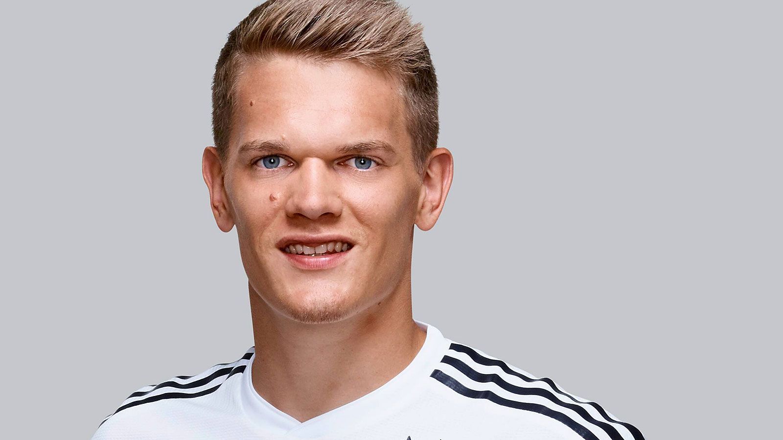 
                <strong>Matthias Ginter</strong><br>
                Darf für die letzten neun Minuten ins Spiel. Ohne Note.
              