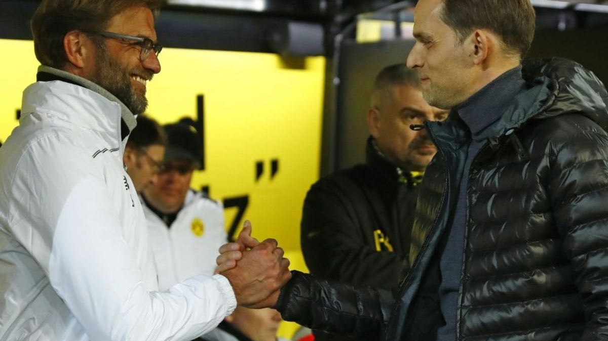 Klopp (l.) gewinnt das Trainerduell gegen Tuchel (r.)