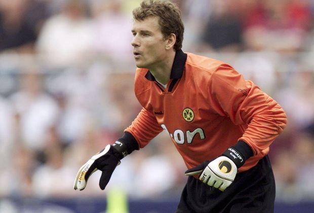
                <strong>Jens Lehmann: von Schalke zu Dortmund</strong><br>
                Nach seinem kurzen Intermezzo im Tor des AC Mailand wechselte Jens Lehmann 1999 zu Borussia Dortmund. Eigentlich kein Problem - hätte er zuvor nicht zehn Jahre bei Schalke gespielt …
              