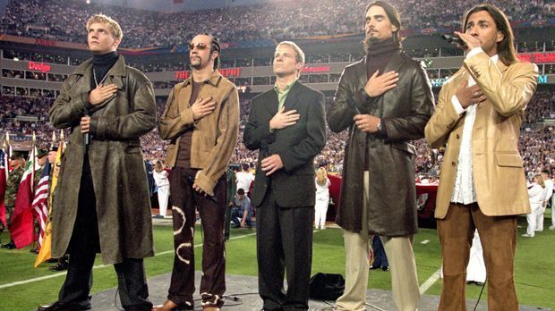 
                <strong>Backstreet Boys</strong><br>
                2001: Backstreet Boys beim Super Bowl zwischen den Baltimore Ravens und den New York Giants.
              