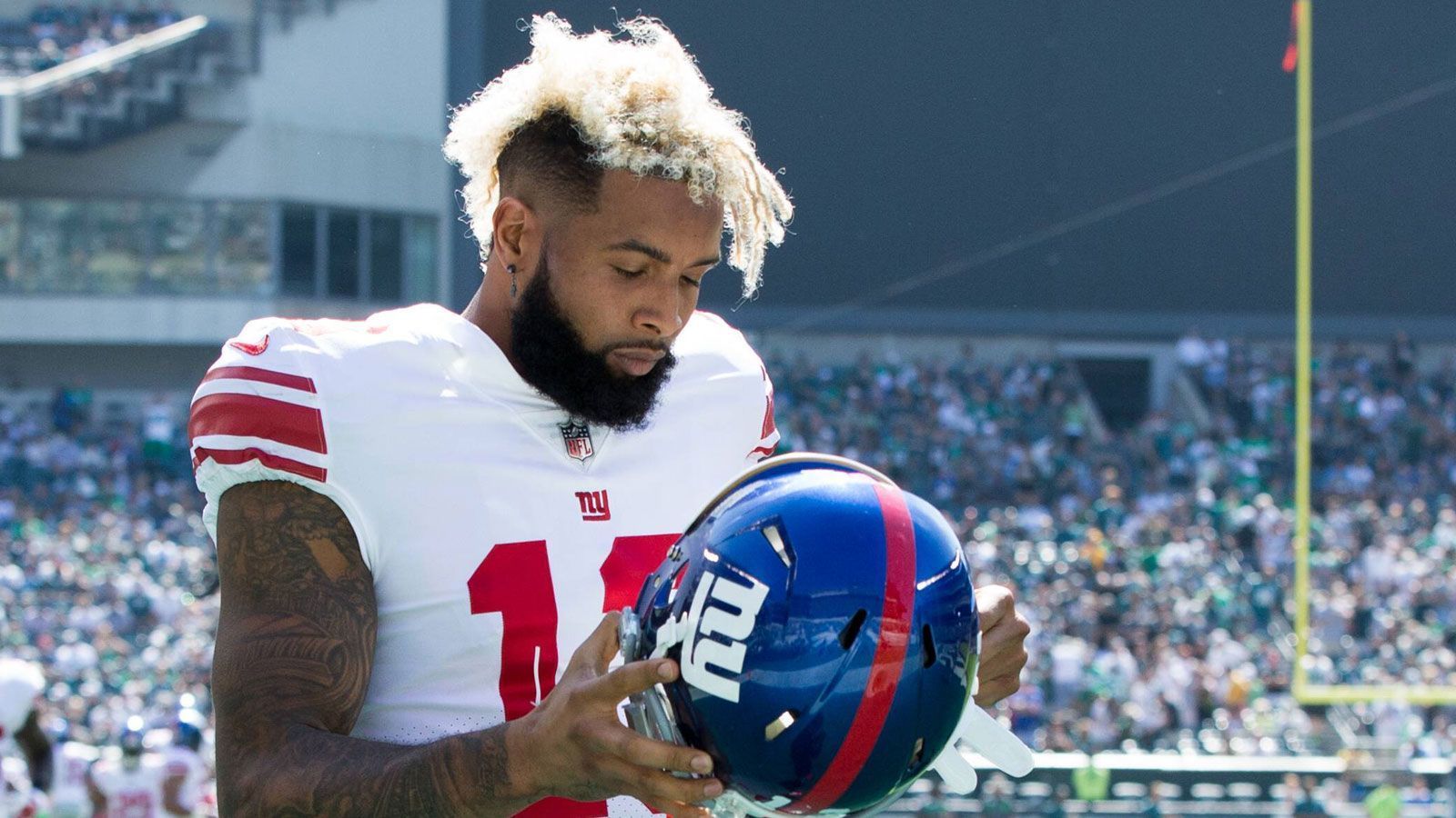 
                <strong>Odell Beckham Jr. (New York Giants)</strong><br>
                Giants-Superstar Odell Beckham hat mit seinem neuen Vertrag mehrere Rekorde gebrochen. Der Wideout ist mit seinem jährlichen Gehalt von 18 Millionen Dollar der bestbezahlte Receiver der Liga. Insgesamt kassiert OBJ 90 Millionen Dollar in fünf Jahren. 65 Millionen Dollar sind garantiert. 
              