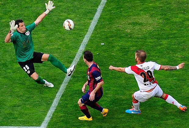 
                <strong>Platz 8: Tono (50 Prozent)</strong><br>
                Der 35-Jährige stand 14-mal im Kasten von Rayo Vallecano und musste nur in sieben Spielen hinter sich greifen.
              
