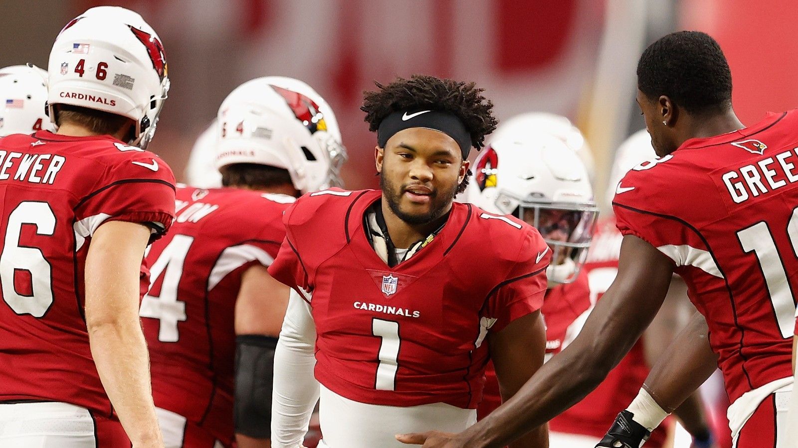 
                <strong>Cardinals-Offense wackelt</strong><br>
                Bei der Pleite gegen die Chiefs wurde deutlich, dass die Kommunikation zwischen Quarterback Kyler Murray und seinen Receivern A.J. Green und Rondale Moore noch nicht sonderlich gut justiert ist. Kleine Fehler erschwerten das Spiel, zudem hatte die Offense generell zu kämpfen. Auch Murray begeisterte nicht. Nur einer von vier Pässen für zwei Yards kam an.
              