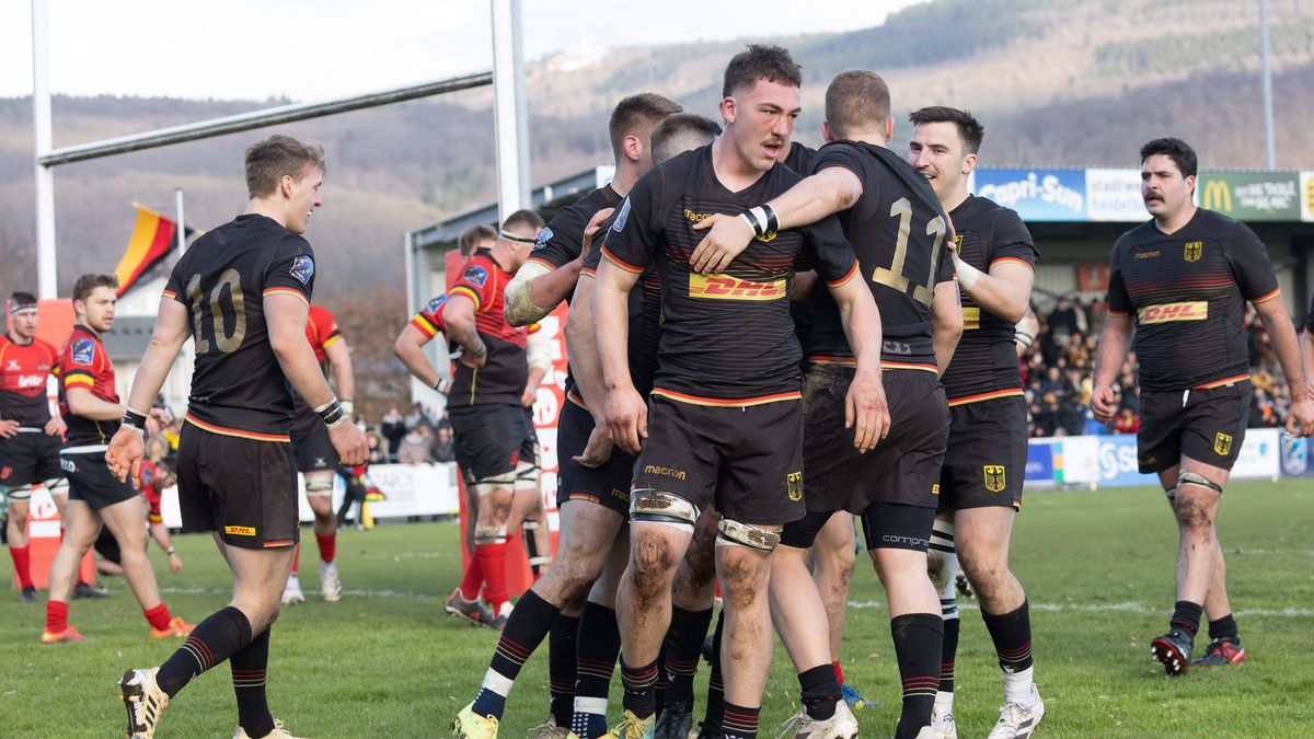 Deutschland - Belgien, Rugby-Europe-Trophy Jubel der deutschen Mannschaft nach dem Versuch von Justin Renc (Deutschland, 7). Von links: Niklas Hohl (Deutschland, 10), Robert Lehmann (Deutschland, 6...