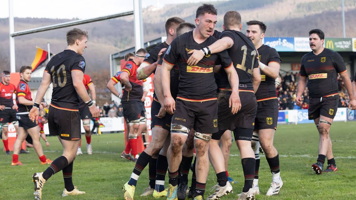 Deutschland - Belgien, Rugby-Europe-Trophy Jubel der deutschen Mannschaft nach dem Versuch von Justin Renc (Deutschland, 7). Von links: Niklas Hohl (Deutschland, 10), Robert Lehmann (Deutschland, 6...