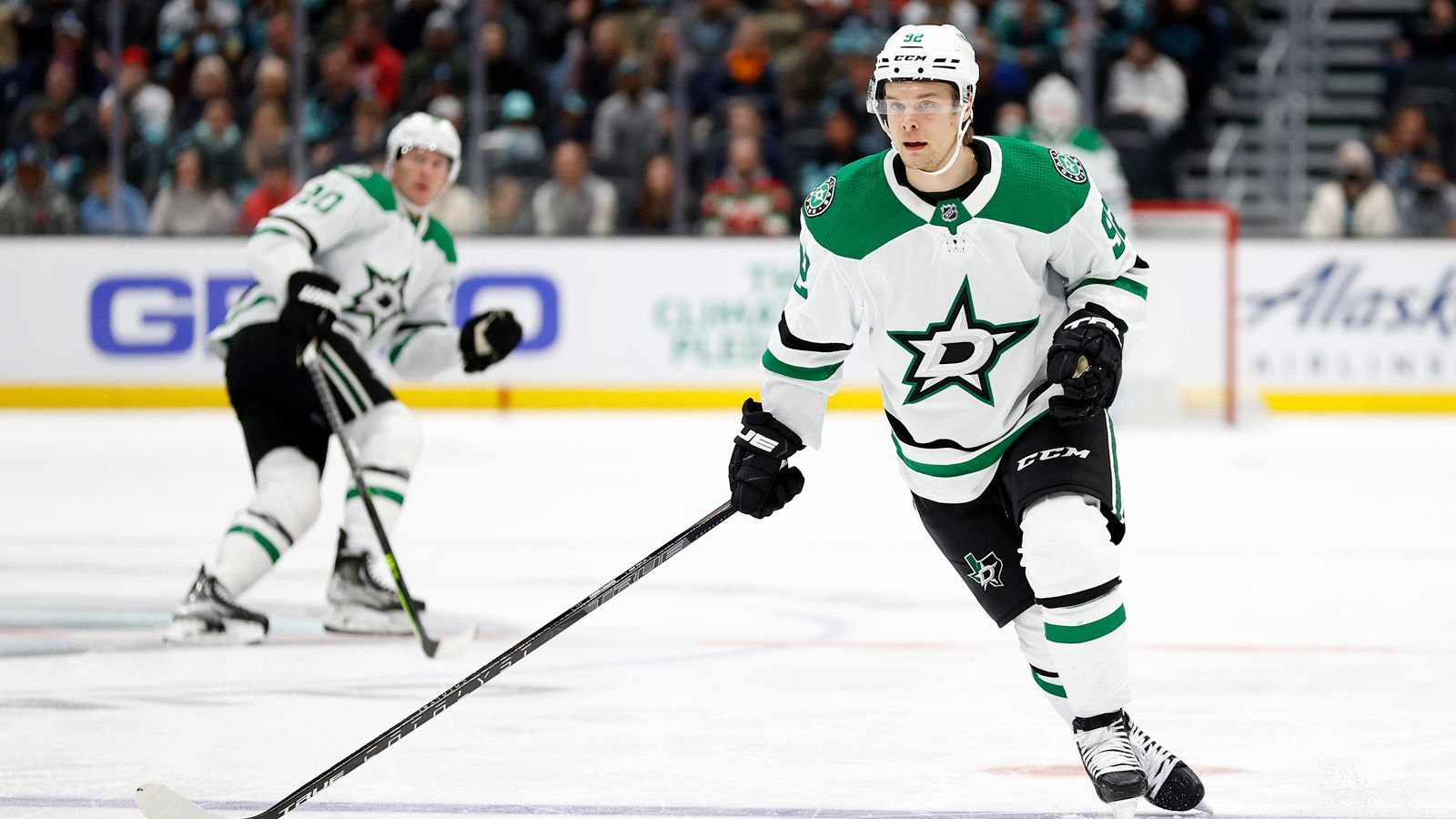 
                <strong>Dallas Stars (Western Conference)</strong><br>
                &#x2022; Bilanz: 45-30-6<br>&#x2022; Punkte: 96<br>&#x2022; Top-Scorer: Joe Pavelski mit 79 Punkten<br>&#x2022; Erster Gegner: Calgary Flames<br>
              