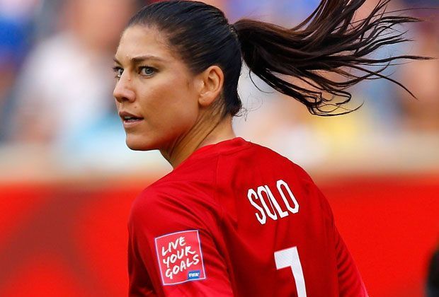 
                <strong>Hope Solo (USA)</strong><br>
                
              