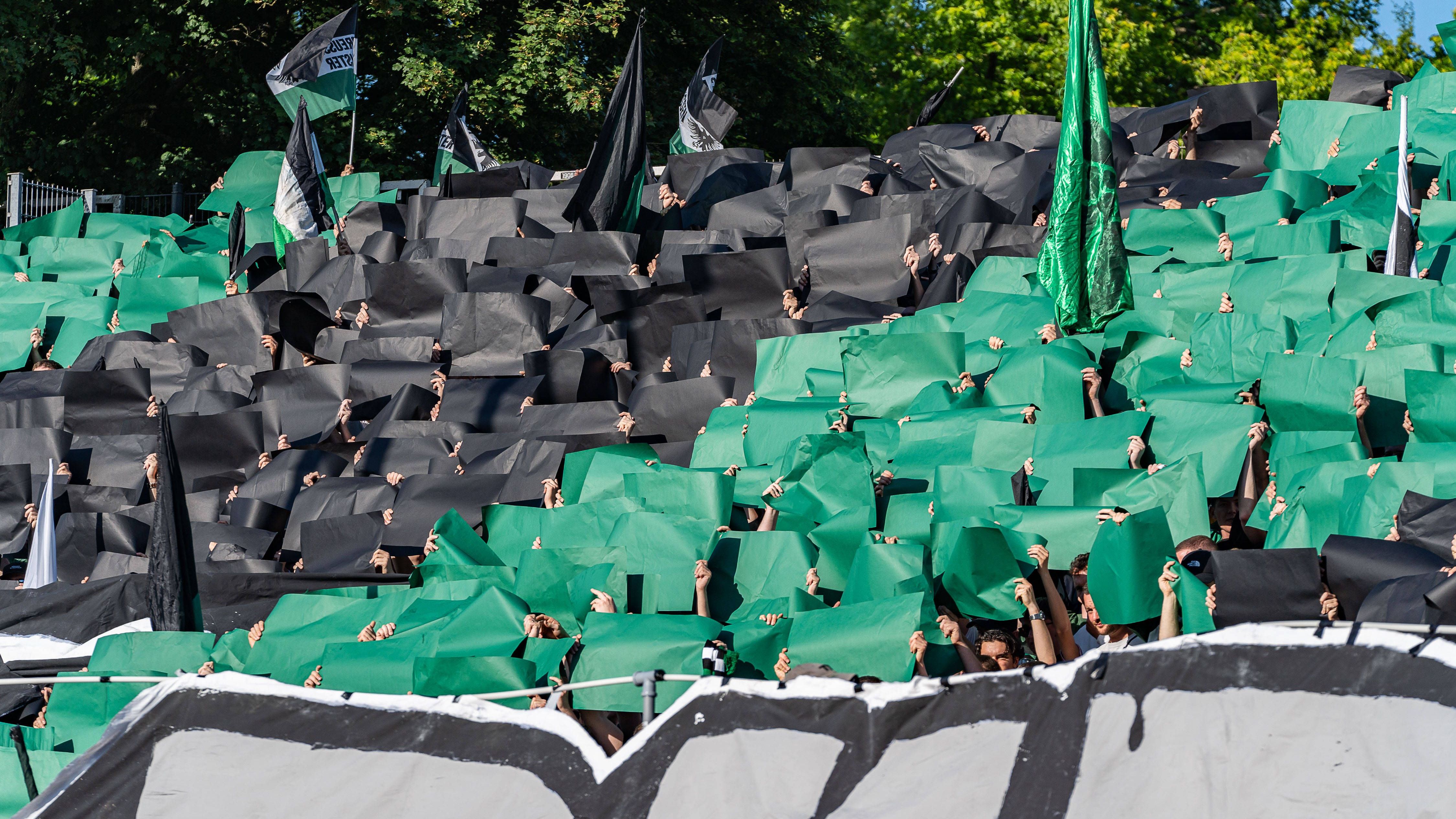 <strong>Preußen Münster</strong><br>Preußen Münster spielt jetzt als <strong>Westfalen Eleven</strong>. Durch einen cleveren Mix aus Stadtkulturförderung, Hipster-Marketing und Investoren aus dem Fahrradtourismus ist Münster nicht nur Bundesliga-, sondern auch Lifestyle-tauglich geworden.